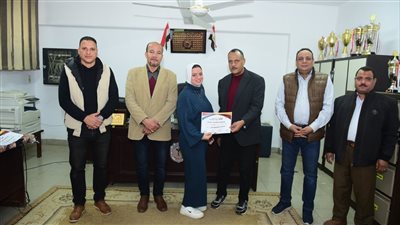 صيدلة سوهاج تكرم الطلاب الحاصلين على المراكز الأولى في المسابقات والأنشطة الطلابية 