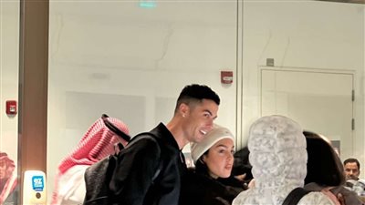 أول ظهور لكريستيانو رونالدو في السعودية استعدادًا للانضمام للنصر (فيديو وصور)