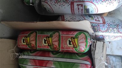 ضبط 500 عبوة لانشون مجهول المصدر بالقنطرة شرق الإسماعيلية (صور) 