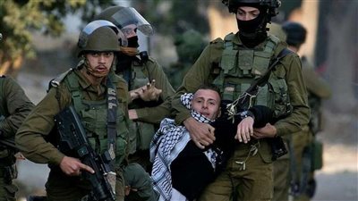قوات الاحتلال تعتقل 13 فلسطينيا في الضفة الغربية 