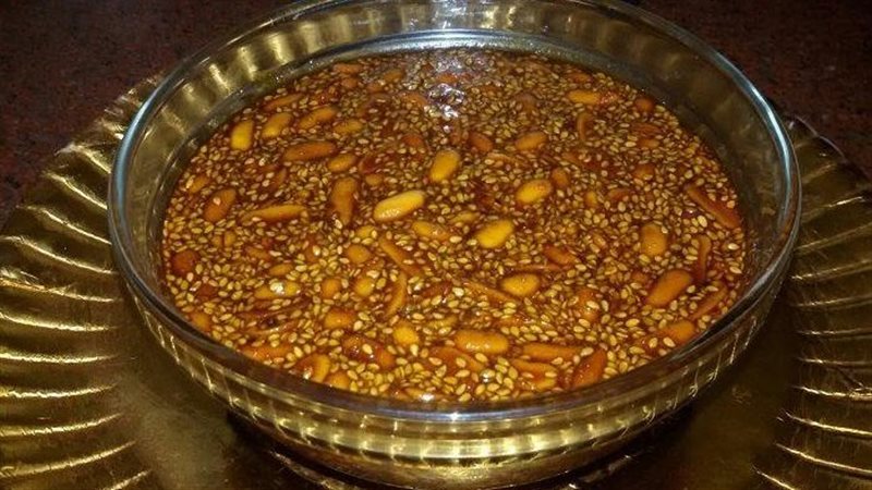 المفتقة، فيتو