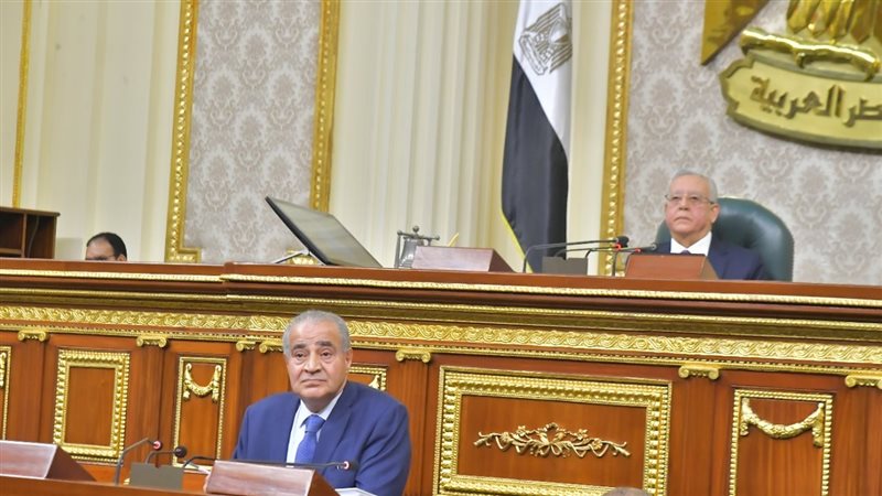 هجوم حاد على وزير