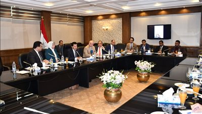 وزير الشباب والرياضة يبحث إطلاق مبادرة المواطن القدوة