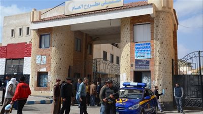 عيادات‭ ‬مطروح‭ ‬المسائية‭ ‬حبر‭ ‬على‭ ‬ورق.. عجز‭ ‬الأطباء‭ ‬يمنع‭ ‬مستشفيات‭ ‬المدن‭ ‬من‭ ‬تفعيل‭ ‬الخدمة