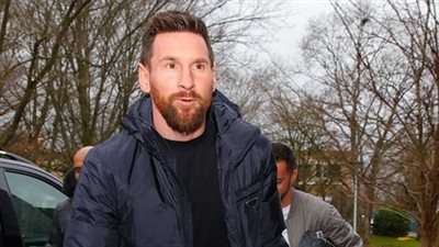 ميسي يصل الأرجنتين بطائرة خاصة للانضمام إلى منتخب بلاده 