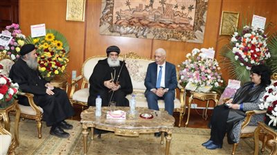 الأنبا بنيامين يهنئ أحمد القاصد بتوليه منصب رئيس جامعة المنوفية 