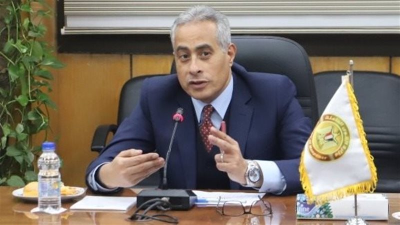حسن شحاتة وزير القوى