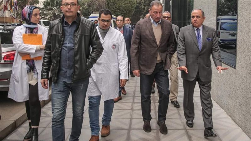 الخطيب يطمئن علي