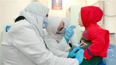 صحة المنيا تقدم الخدمات الطبية والعلاجية لـ1761 حالة فى قرية البرشا بملوي