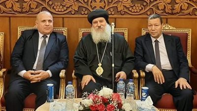 وفد من تعليم دمياط يهنئ الإخوة المسيحيين بعيد الميلاد المجيد (صور)