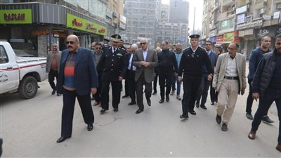 محافظ الجيزة: توفير ساحات انتظار لسيارات السرفيس بشارع الشوربجي لتسهيل المرور(صور)