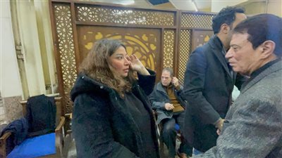  غادة رجب تصل عزاء عمها رفقة زوجها عبد الله حسن (فيديو) 