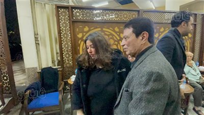 غياب نجوم الفن عن عزاء عم المطربة غادة رجب (فيديو وصور) 