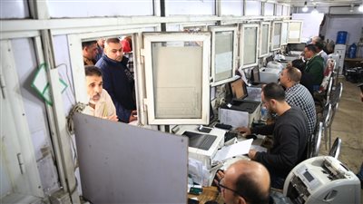 أعضاء مجلس المحامين يتابعون أعمال تجديد اشتراكات العضوية والعلاج 