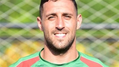 جراحة عاجلة للمحترف السوري بنادي سبورتنج بعد إصابته بكسر في عظام الوجه