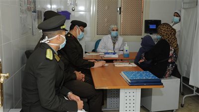 القوات المسلحة تنظم قافلة طبية بمدينة الأسمرات (صور)