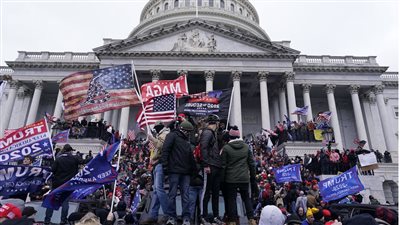 بعد عامين من الهجوم، الشرطة الأمريكية تبحث عن 350 مشتبهًا بهم في اقتحام الكابيتول