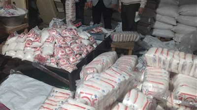 ضبط 1234 كيلو زيت وطن سكر بالجيزة(صور)