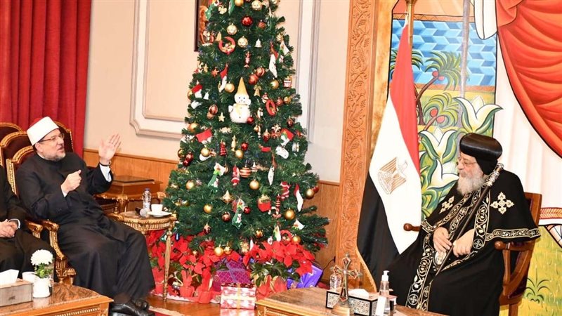 وزير الأوقاف يهنئ