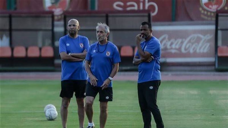الجهاز الفني للنادي