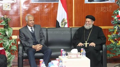 مدير أمن مطروح يهنئ الأب متى والأقباط بمناسبة عيد الميلاد (صور)