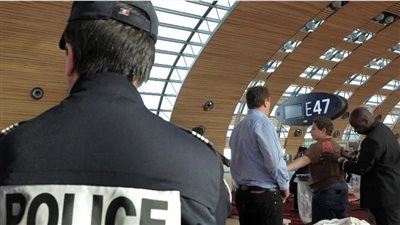 فرنسا تلقي القبض على لاعب كرة قدم بحوزته 100 كيلو جرام كوكايين 