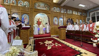 توافد عشرات الأقباط على كنيسة السيدة العذراء مريم بمطروح وبدء الاحتفالات (صور)