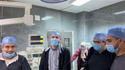 مستشفى بنها الجامعي ينقذ حياة رضيع ابتلتع حبة لب 