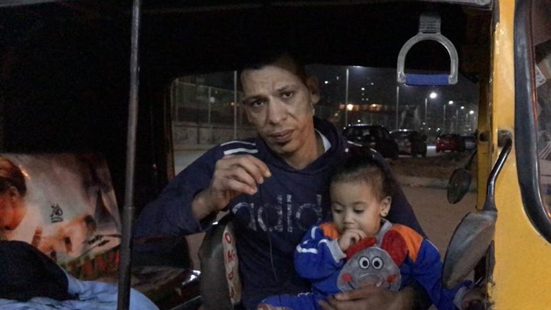 السائق التوكتوك وابنته