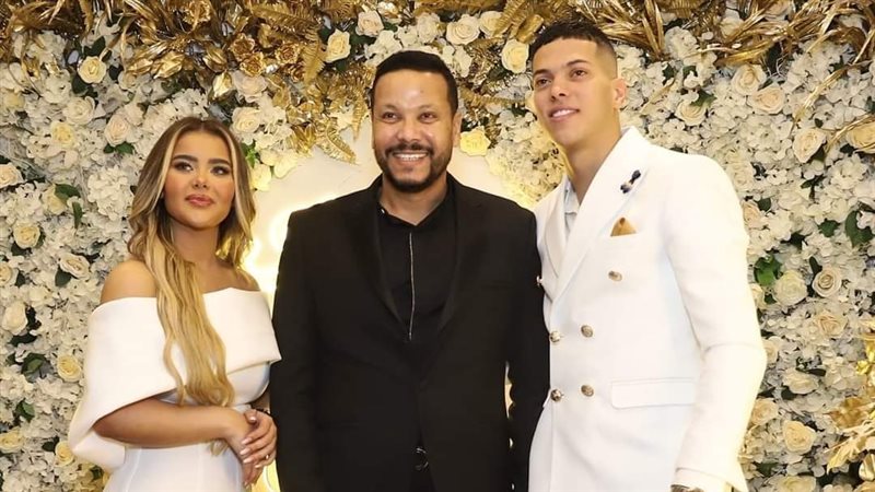 إمام عاشور يحتفل
