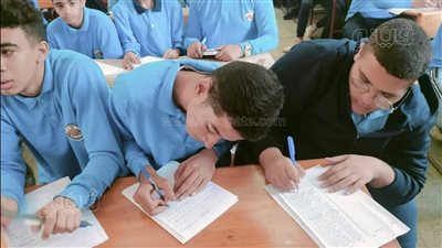 الوزراء يكشف حقيقة حذف أجزاء من مناهج صفوف النقل 