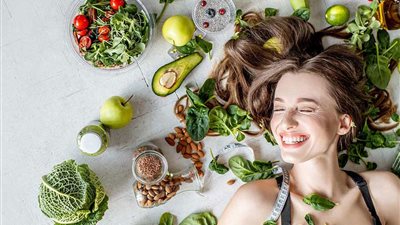 10 أطعمة لتغذية وتقوية الشعر، أبرزها السبانخ والجوافة