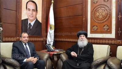 رئيس جامعة بنى سويف يترأس وفدًا لزيارة الكنائس والأديرة للتهنئة بعيد الميلاد
