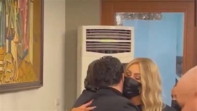 مايا دياب ومروان خوري يقدمان واجب العزاء في نجل جورج وسوف (فيديو)