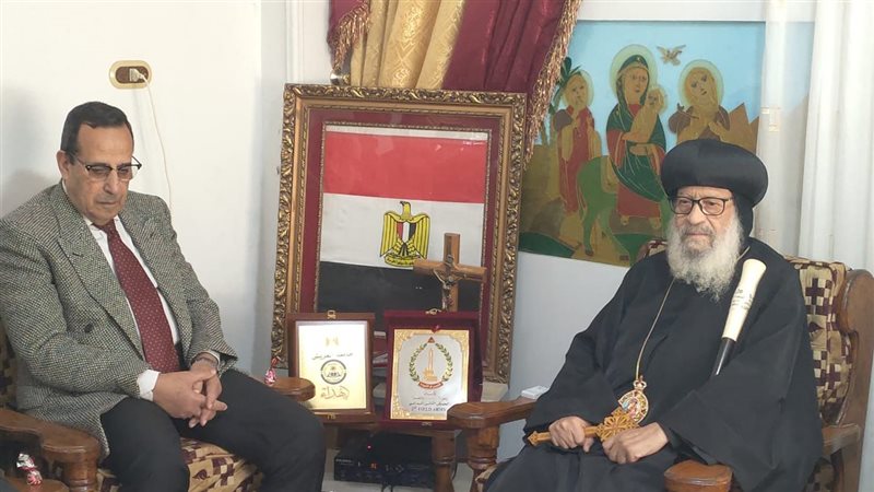 المحافظ والقيادات