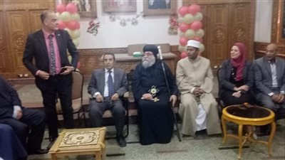 وكيل تعليم الإسماعيلية يقدم التهنئة للقيادات الكنسية بمناسبة عيد الميلاد المجيد (صور)