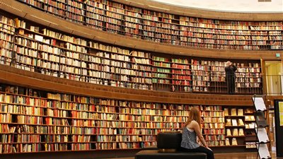 رواد جمعية مصر الجديدة في جولة ثقافية بأكبر سفينة كتب عائمة بالعالم (صور)