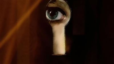 ما حكم تتبع عورات الناس؟ الإفتاء تجيب