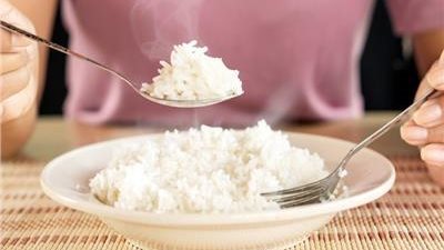 تفسير حلم أكل الأرز في المنام، وعلاقته بشراء بيت جديد وسعة الرزق 