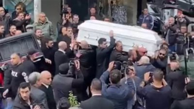 وديع جورج وسوف، انهيار أسرة نجل سلطان الطرب أثناء تشييع جثمانه (فيديو) 