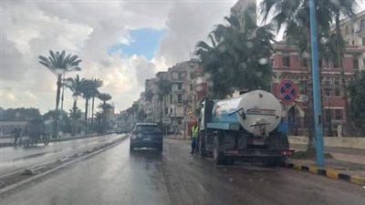 سقوط أمطار متوسطة وطقس غير مستقر في الإسكندرية (فيديو)