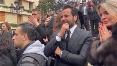 نيشان يبكي بشدة في جنازة وديع جورج وسوف (فيديو وصور)