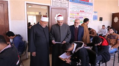 رئيس جامعة الأزهر يتفقد امتحانات كليات القرآن الكريم والشريعة والقانون بطنطا 
