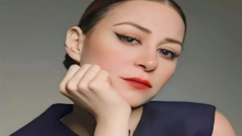 الفنانة منة شلبي،