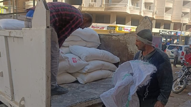 ضبط كميات من الدقيق