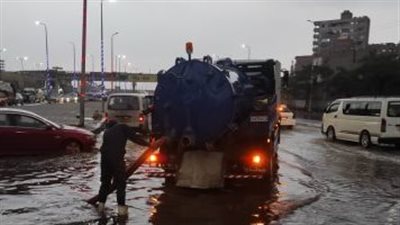 حالة الطقس، محافظة الجيزة تزيل آثار الأمطار من الشوارع 