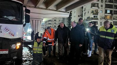 محافظ القاهرة يتابع رفع تراكمات الأمطار من الشوارع (صور)