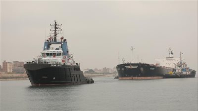 أول إجراء من هيئة قناة السويس عقب تمكنها من انتشال القاطرة فهد 