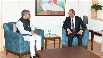وزير الاتصالات يبحث مع نظيره الهندي دفع سبل التعاون بين البلدين