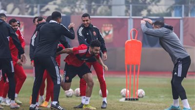 الأهلي يختتم استعداداته الليلة لمواجهة البنك 